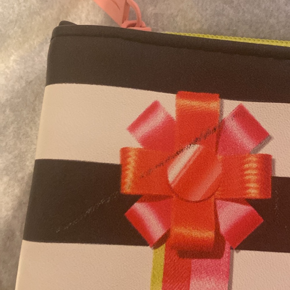 *Sephora make up bag - Picture 3 of 4